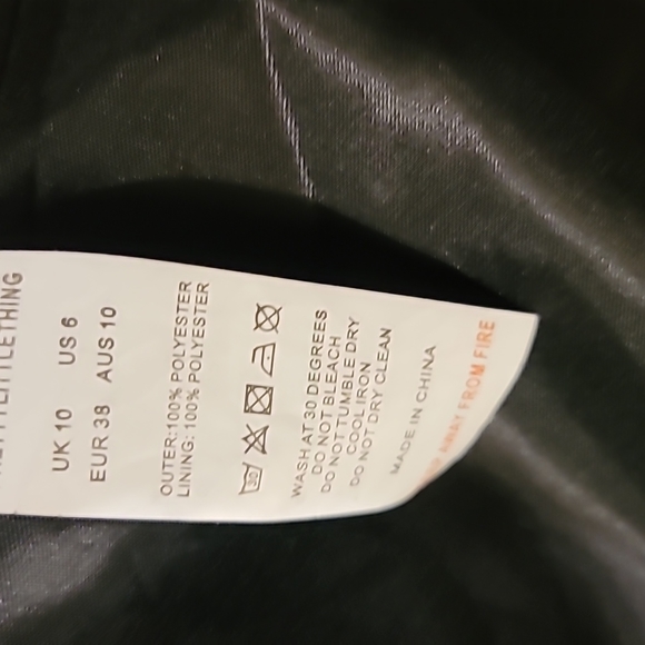 STUNNING PRETTY LITTLE THING 80s SINGLE BREAST single button black BLAZER - Picture 5 of 10